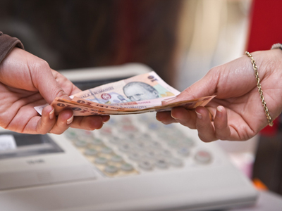 ANALIZĂ: Ce venituri și ce cheltuieli au avut românii anul trecut