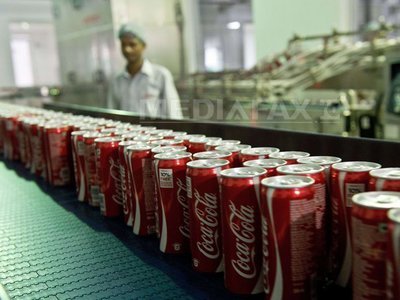 India închide o fabrică de îmbuteliere Coca-Cola pentru că ar consuma prea multă apă