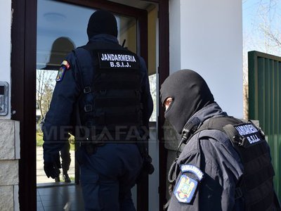 PERCHEZIȚII în Capitală și în două județe: Directorul APIA București, un preot, un avocat, medici veterinari, suspectați într-un dosar de corupție. Parohii și mănăstiri, subvenționate i