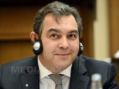 Șeful BCR: Curățenia în sistemul bancar va avea rezultate în 2015-2016, trebuie să fim optimiști