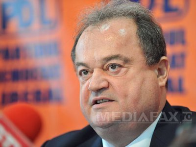 Blaga: La Parlament e de anul trecut proiectul de lege pentru reducerea CAS cu 5%, depus de PDL