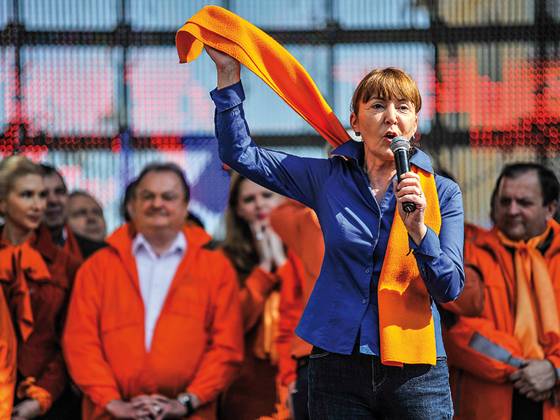 Crește concurența orgoliilor între candidații dreptei