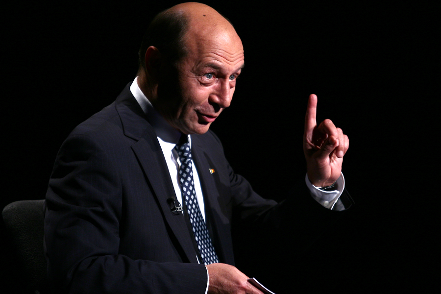 Traian Băsescu a cumpărat aproape 3.000 de acțiuni Romgaz și titluri de stat denominate în dolari