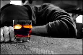 Cinci lucruri pe care le faci doar după ce consumi prea mult alcool