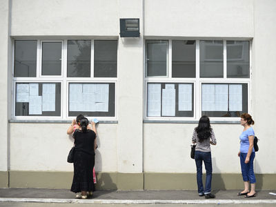 REPORTAJ: Singura elevă din Sibiu cu zece la bacalaureat vrea să devină chirurg și să rămână în România