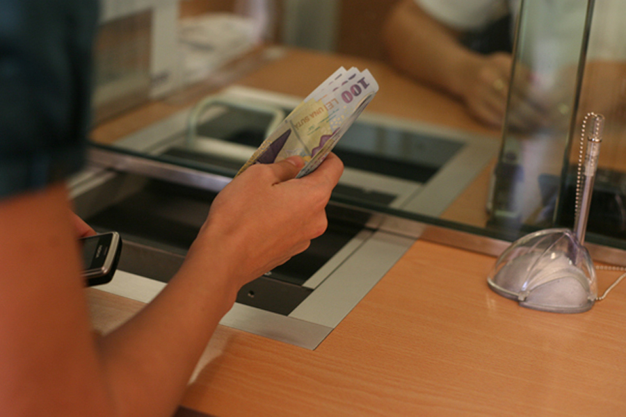 Creditul pentru populație și firme s-a redus cu 0,7% în iunie, la 215,38 miliarde lei