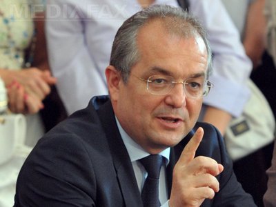 Boc: Mutarea de către Traian Băsescu a arhivei personale de la PDL, un lucru firesc și normal