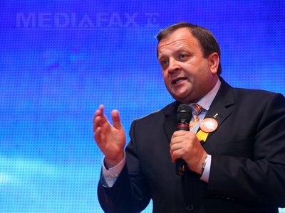 Flutur: Sigla noului partid format de PNL și PDL va fi o săgeată într-un cerc cu steluțele UE
