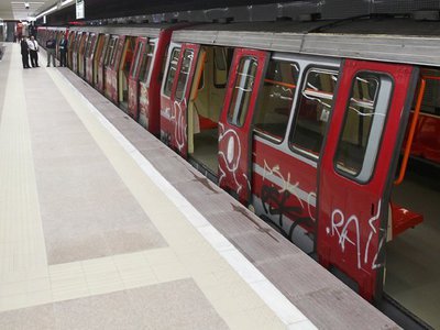 Un bărbat a murit după ce s-a aruncat în fața metroului la stația Crângași din Capitală