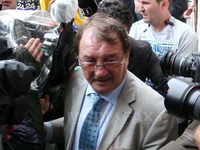 Avocatul lui Mircea Băsescu: Cravata cu care s-ar fi făcut înregistrările nu a putut fi expertizată