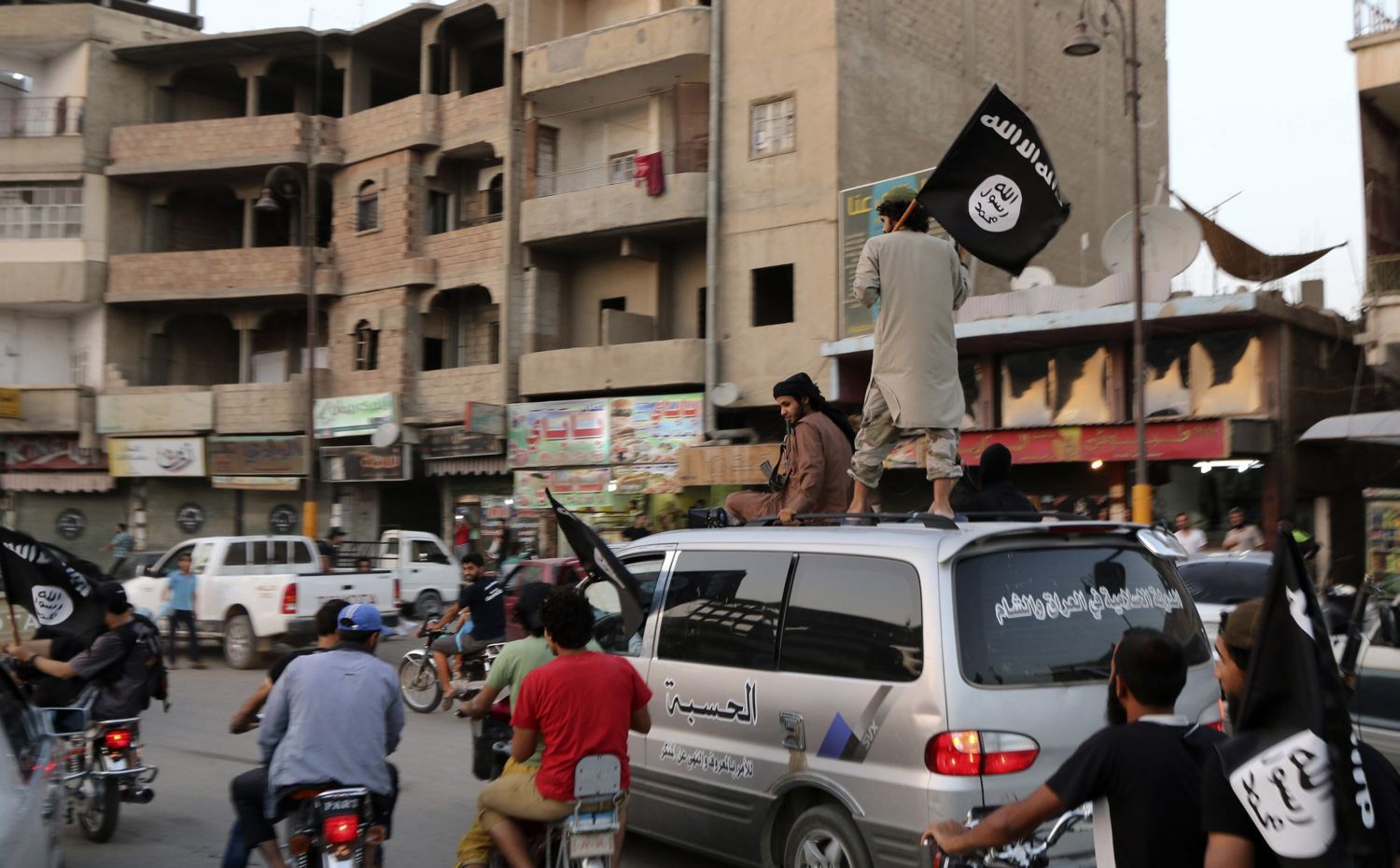 Panică în Irak: jihadiștii din SIIL ordonă mutilarea genitală a femeilor
