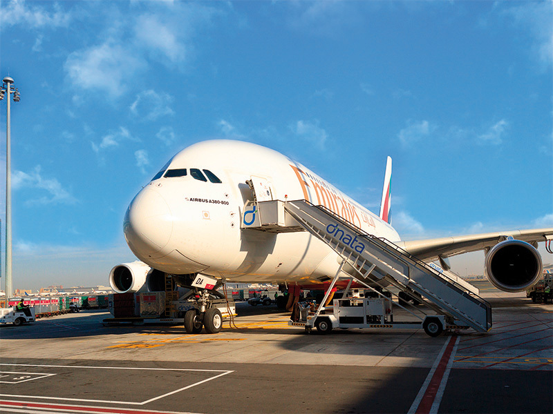 Compania aeriană pentru care mii de tineri au renunțat la România ar putea veni la Otopeni