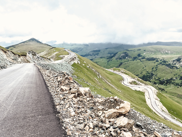 Transalpina, „blocată“ de insolvența Romstrade. CNADNR a plătit 1 mld. lei pe un drum care stă în reparații de 6 ani