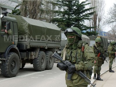 CRIZA DIN UCRAINA: Peste 40.000 de soldați ruși se află la frontiera cu Ucraina. Kievul dezvăluie ARSENALUL rusesc din apropiere de Donețk