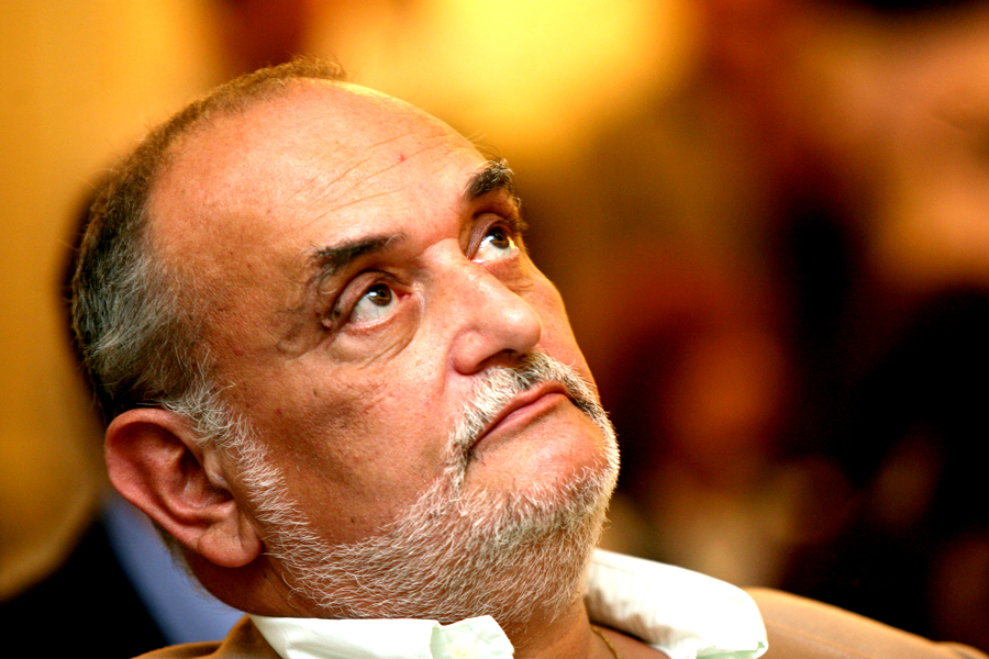 Cum a cheltuit Patriciu primul miliard de dolari