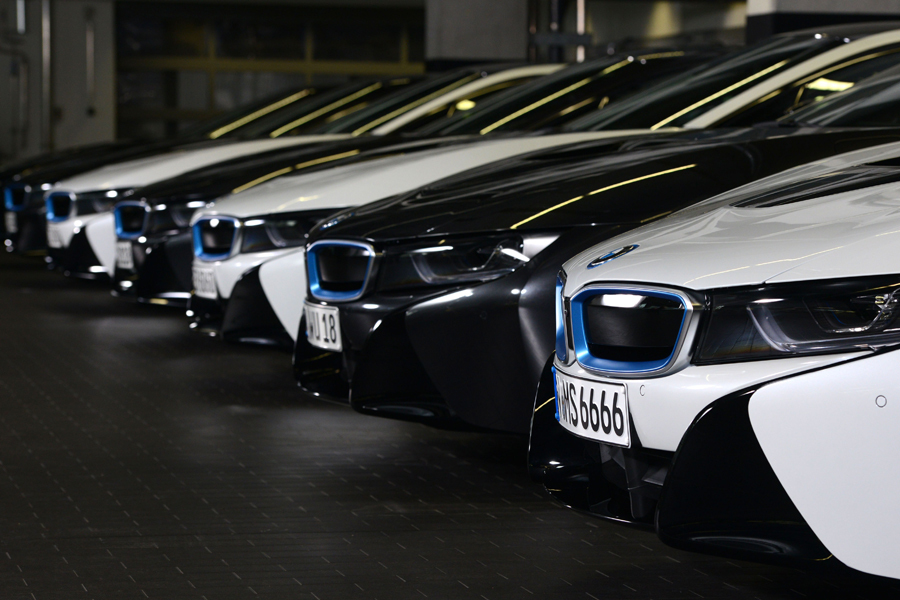 BMW mai are puțin și ajunge să vândă patru mașini pe minut în acest an