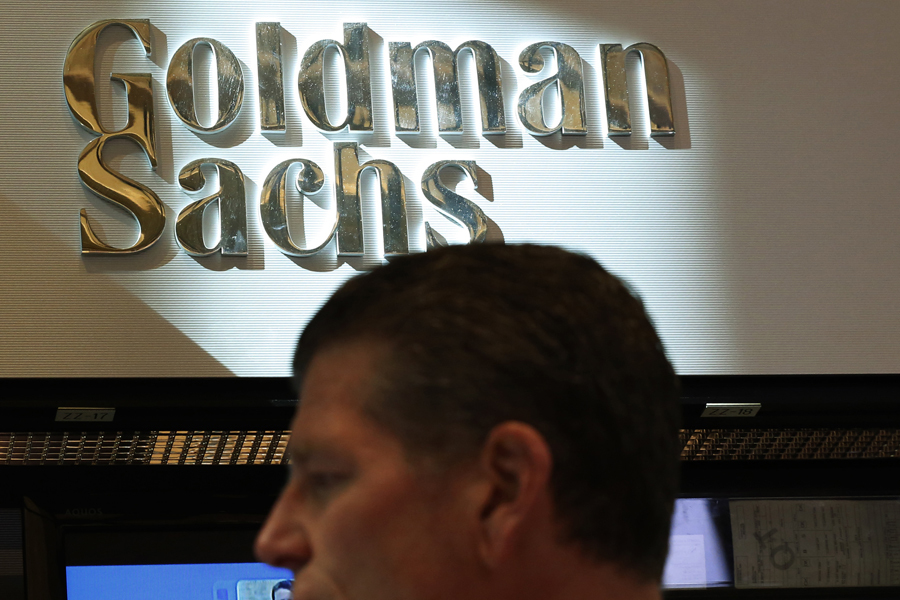 Fost executiv Goldman Sachs, interesat de Banca Carpatica; în cursă sunt și AnaCap și Axxess Capital
