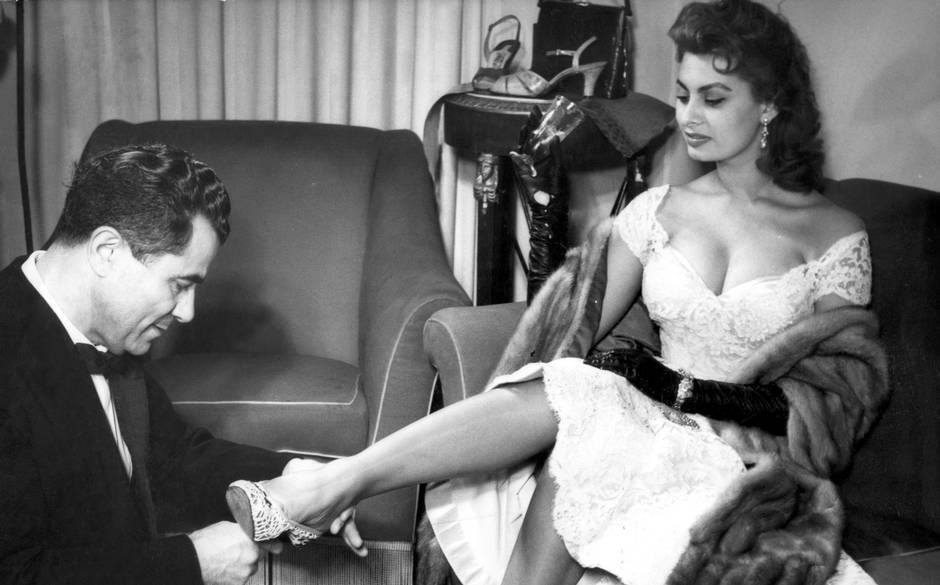 Pantofii de legendă ai divelor de la Hollywood (GALERIE FOTO)