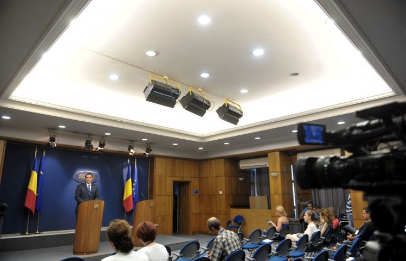 Ponta: România poate obține un portofoliu mai important propunând o femeie comisar european