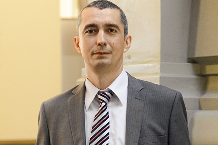 Radu Popescu conduce activitatea de administrare a riscurilor din cadrul CEC Bank: Am început de jos ca să ajung aici