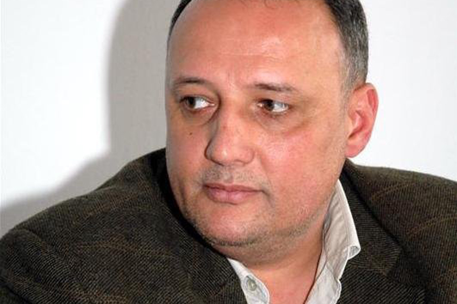 Un director din România și-a băgat în contract o clauză prin care ia salariul pe 15 ani dacă e concediat. Câți bani a primit  în final