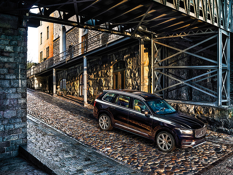 XC90 - Volvo vrea să se reinventeze mizând pe cartea care l-a dus odată la masa bogaților
