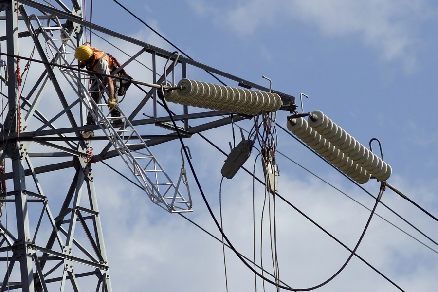Energia ține în viață bursa de la București. Investitorii stau cu ochii pe piața de capital în acestă toamnă