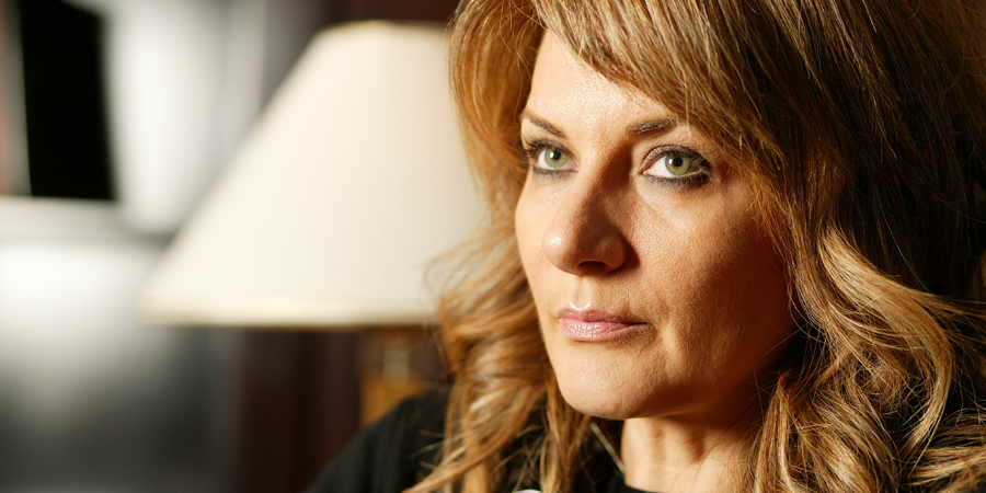 Creatoarea de modă Irina Schrotter și soțul acesteia, citați la DIICOT într-un dosar de spălare de bani și evaziune fiscală