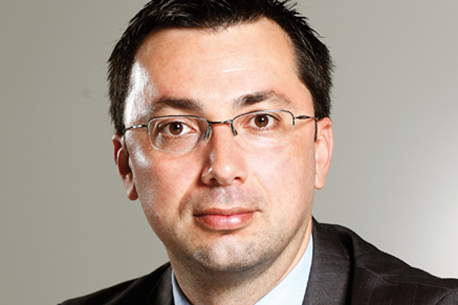 A lăsat fotoliul cald din minister și a plecat să-și caute job. Acum, Comisia Europeană îi recunoaște valoarea