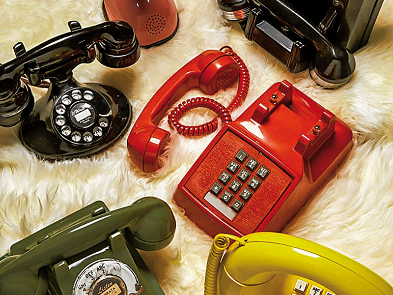 Ultima modă: telefoanele retro