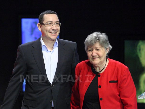 Ponta: Am sunat-o pe mama, să se uite la TV, ca să vadă că începe distribuirea cardului de sănătate