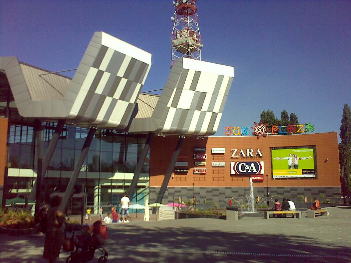 36.000 de persoane trec zilnic pragul Sun Plaza Shopping Center