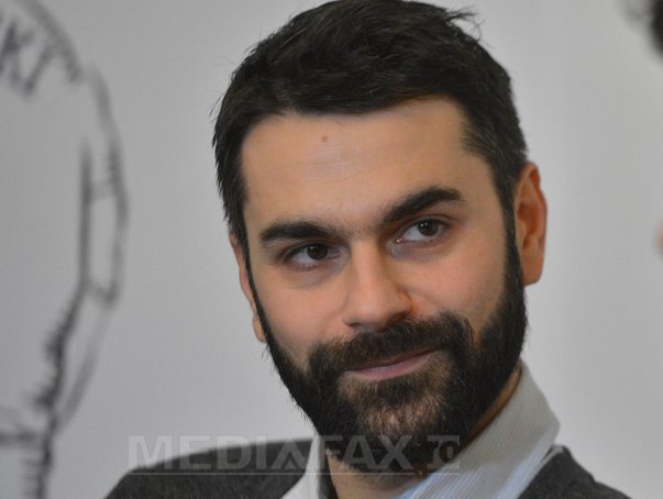 Volumul "Sfîrșit de sezon", de Marius Chivu, apărut la editura Polirom, lansat joi, în București
