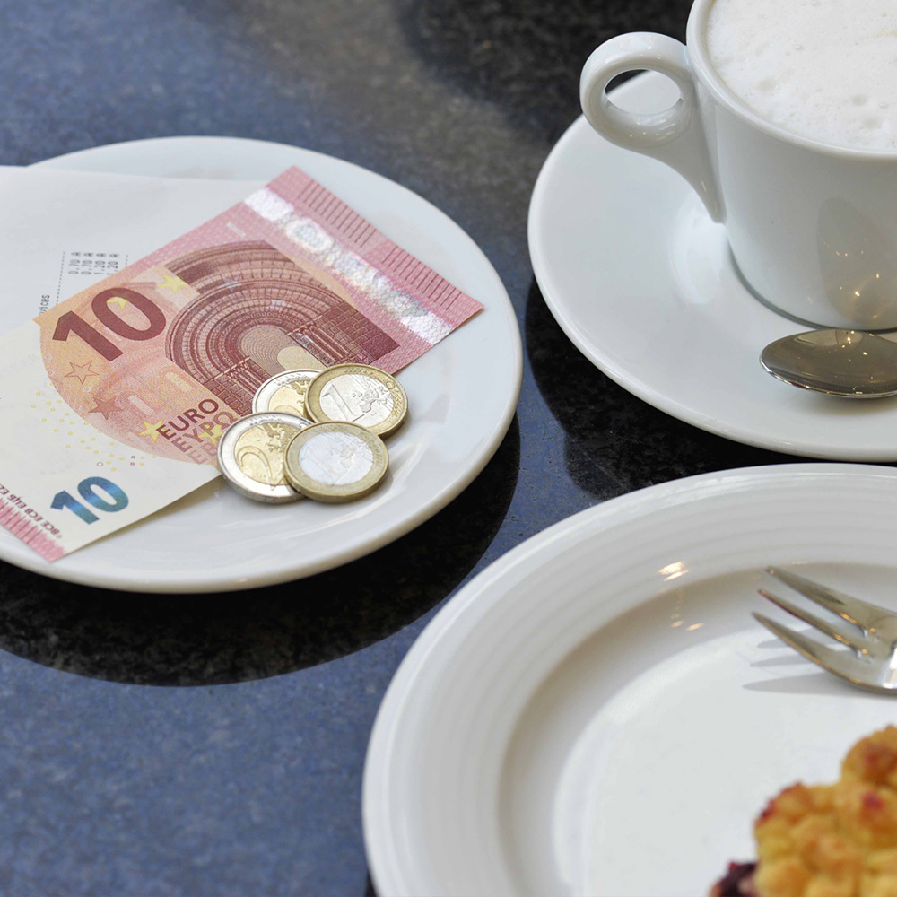 GRAFICUL SĂPTĂMÂNII. Ce se va întâmpla cu prețurile din zona euro