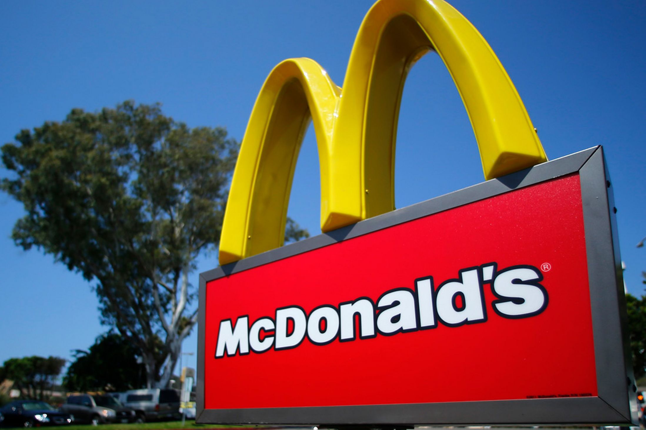 Vânzările McDonald's au înregistrat cea mai mare scădere din ultimii 13 ani