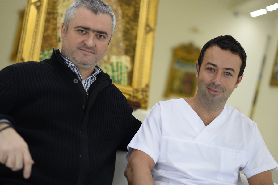 Echipa Brain Institute a ajuns la 12 medici și peste 400 de pacienți operați la un an de la demararea proiectului