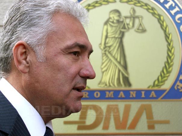 Adriean Videanu, audiat la Direcția Națională Anticorupție, în dosarul Microsoft