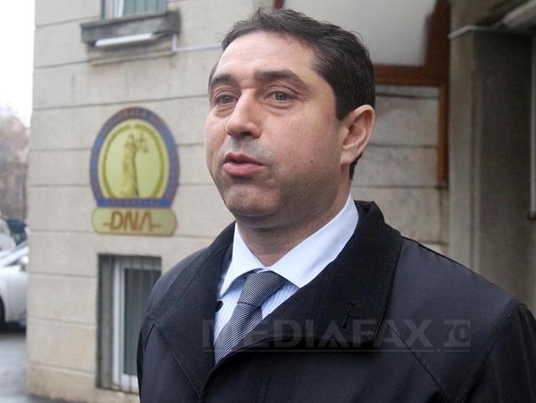 Cristian David a fost reținut. Fostul ministru al Internelor, acuzat că a luat mită 500.000 de euro