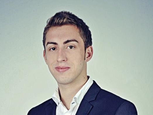 Asigurătorii ar trebui să extirpe caracatița formată din propriii angajați care sifonează milioane, înainte să scumpească RCA-ul