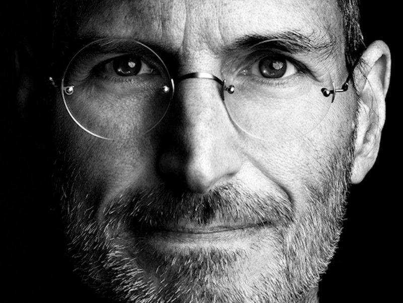 Steve Jobs, în 2010, despre ipoteza unui iPhone cu ecran mai mare: "Nu ar cumpăra nimeni așa ceva. Nu poți să îl ții în mână"