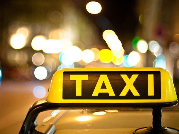 Opt firme de taximetrie din București au fost amendate cu peste jumătate de milion de euro de Consiliul Concurenței pentru fixarea tarifului de transport