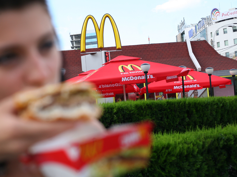 Șeful unui lanț de restaurante spune că fermele de pui ale McDonald's sunt "cel mai dezgustător lucru pe care l-a văzut vreodată"