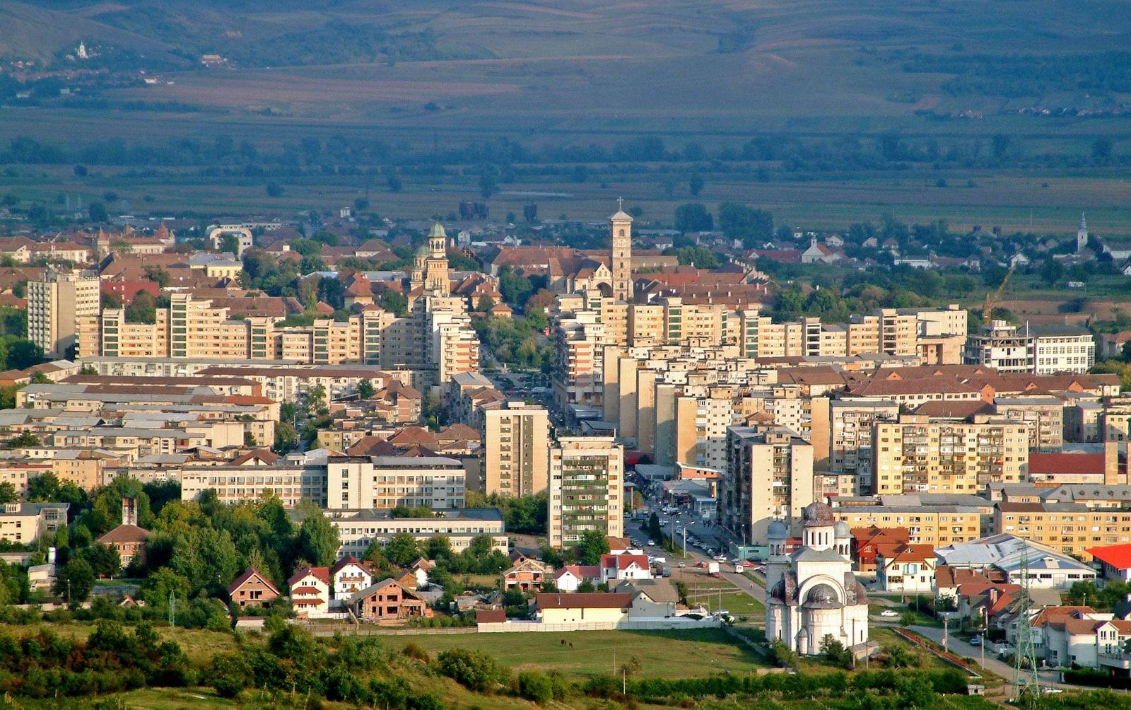 Un oraș din România oferă GRATIS terenuri companiilor care investesc aici pentru a crește numărul locurilor de muncă și a dezvolta economia