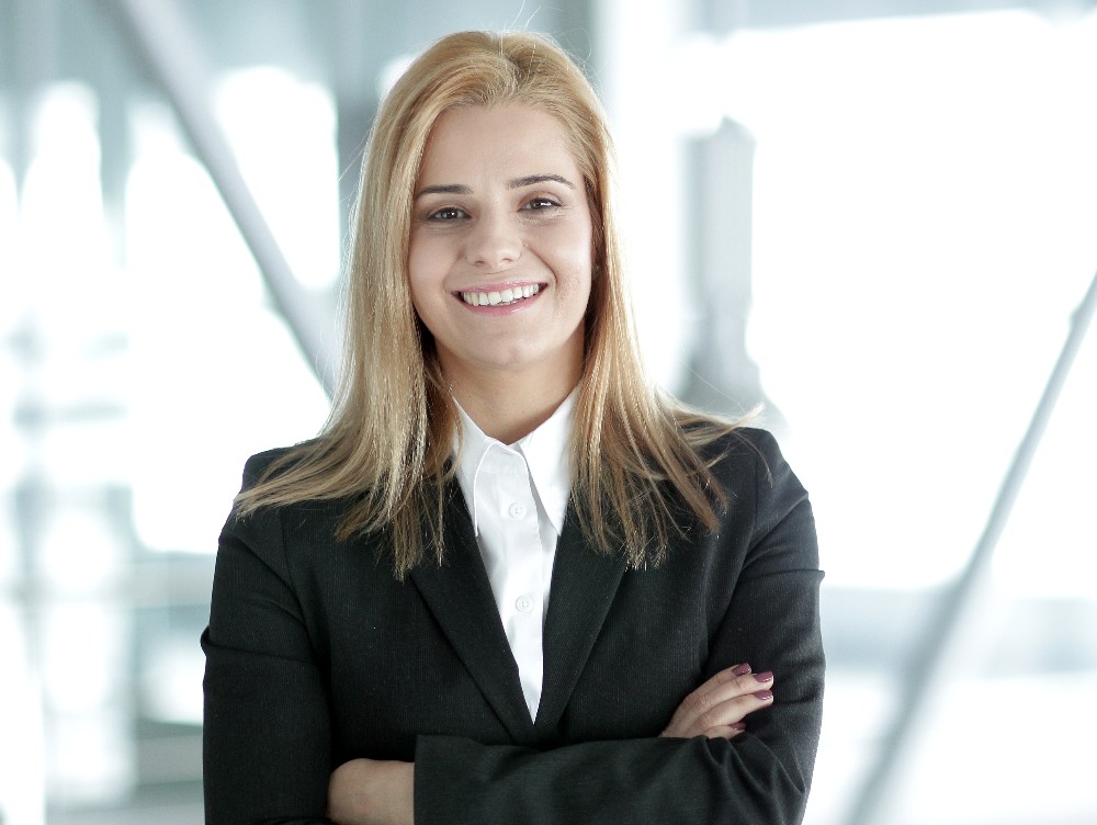 Românca pe care Daimler a recrutat-o la Stuttgart să conducă marketingul autoturismelor Mercedes-Benz: Șansa pe care am primit-o este una imensă
