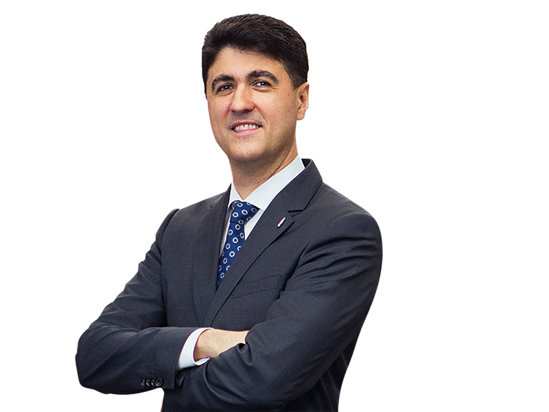 Cel mai puternic manager român din lume are pe mână 4 miliarde de euro