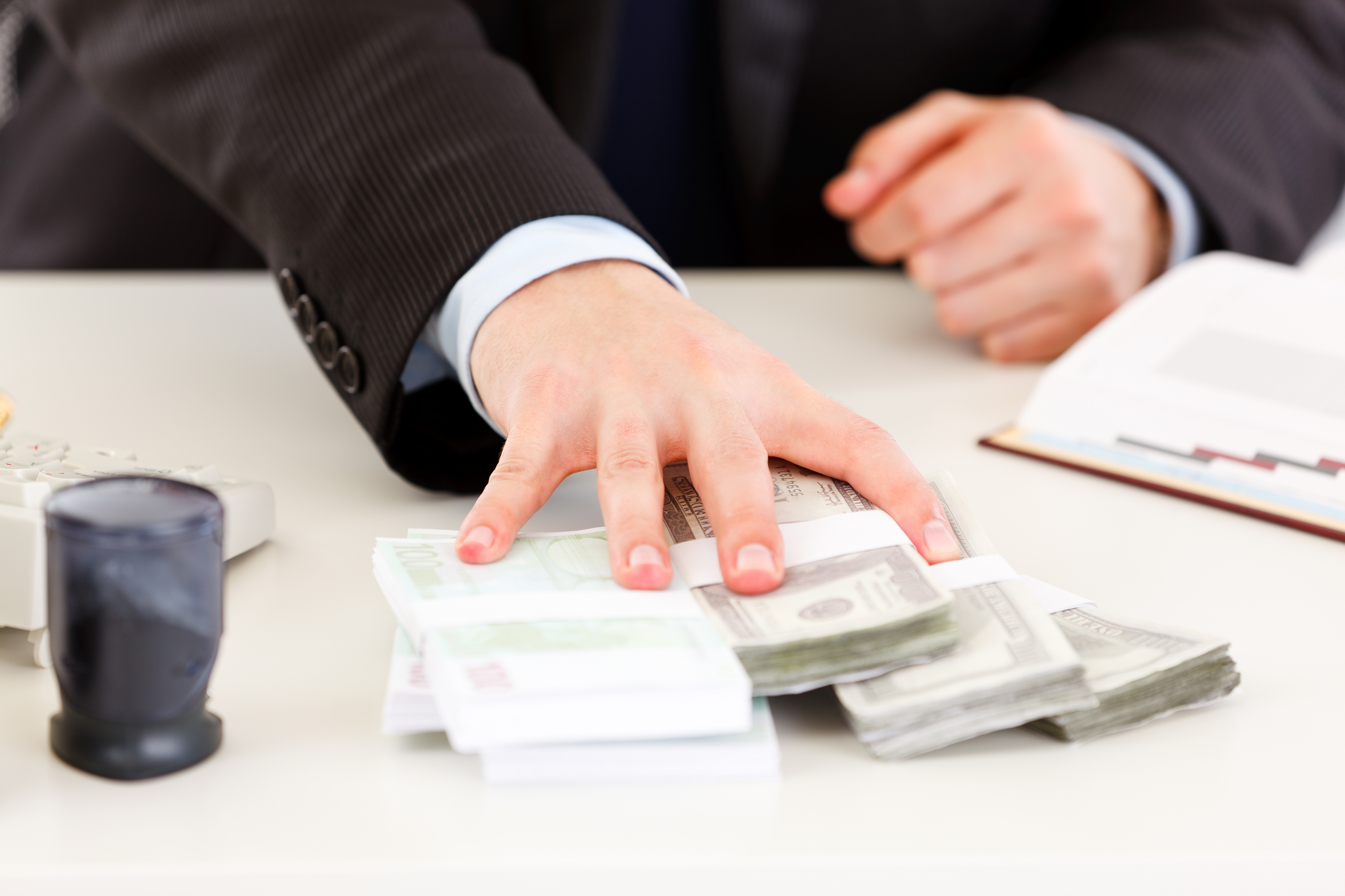 Companiile românești promit creăterea salariilor. Cel puțin în sondaje