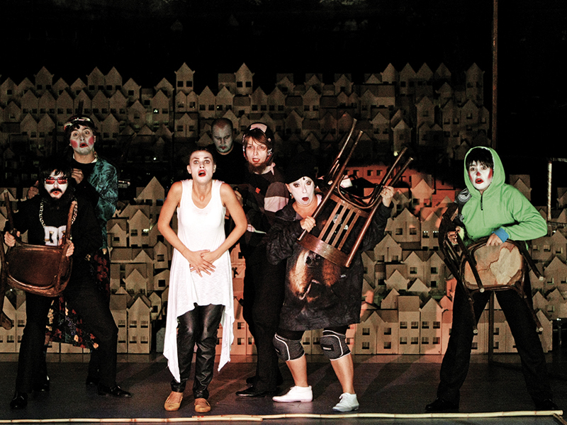 Cronică de teatru: Omul cel bun din Seciuan