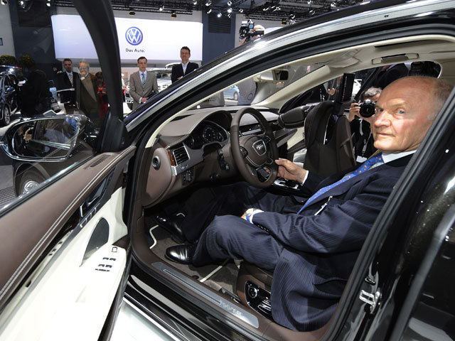 Președintele Volkswagen Ferdinand Piech demisionează după pierderea luptei pe putere cu CEO-ul Winterkorn
