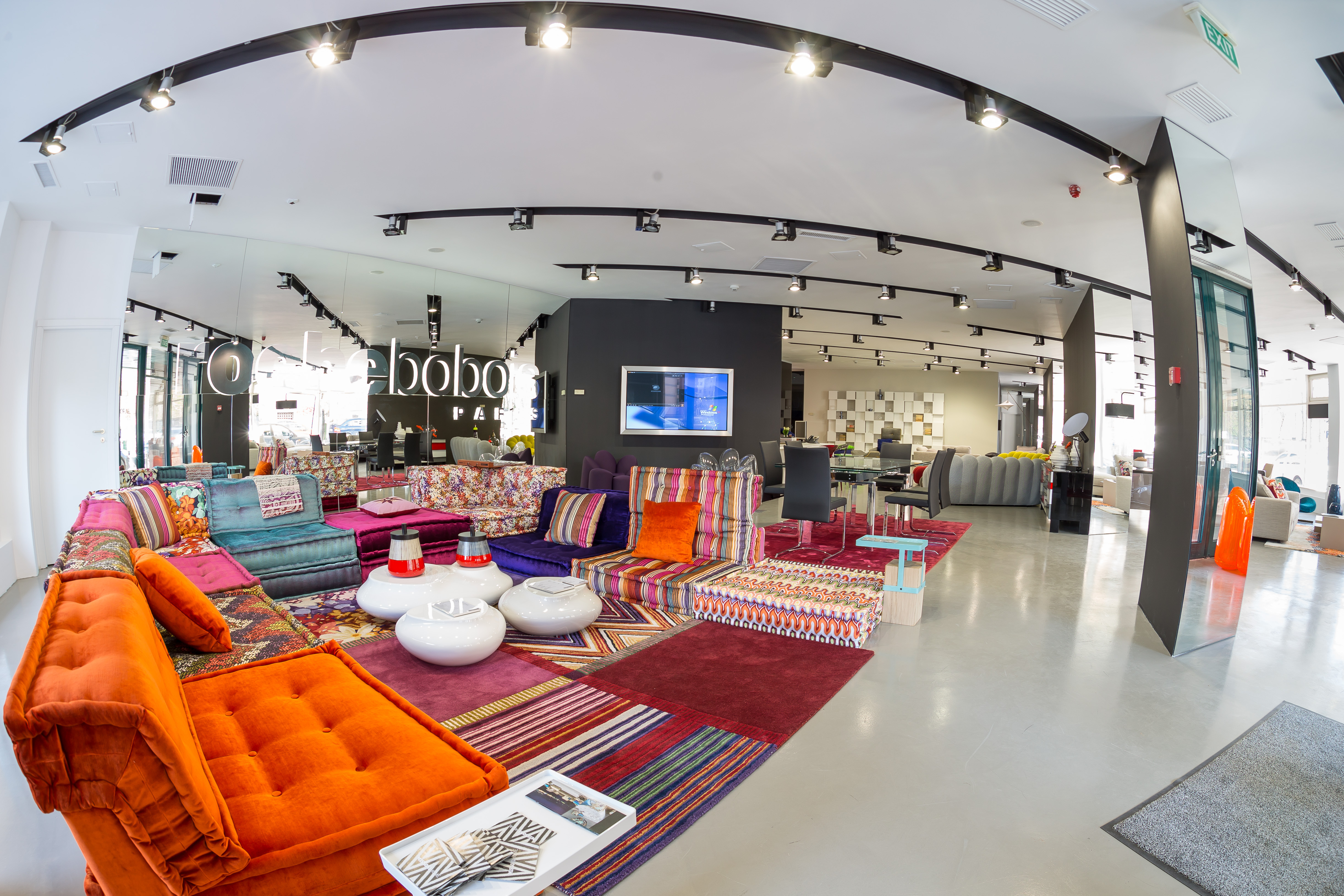Retailerul francez de mobilă de lux Roche Bobois a inaugurat primul magazin din România