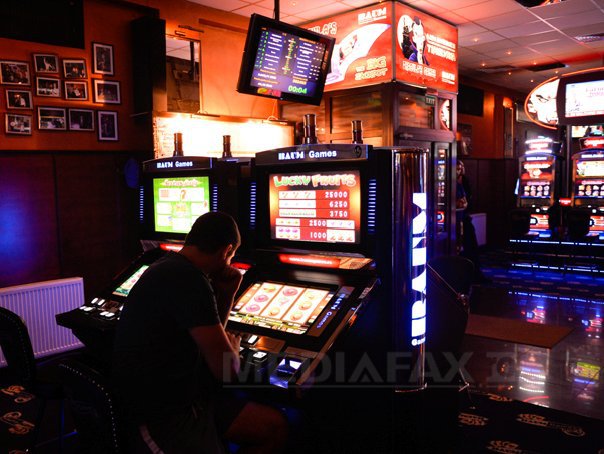 Contractul Loteriei cu firmele care au dat aparatele slot-machine, clasificat "secret de serviciu"